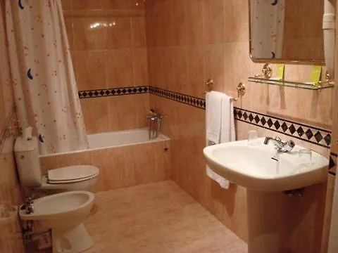 Hotel Estadio Bilbao 2*,